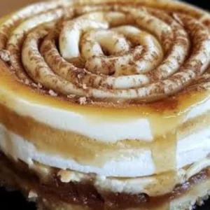 Cinnamon Roll Honeybun Cheesecake